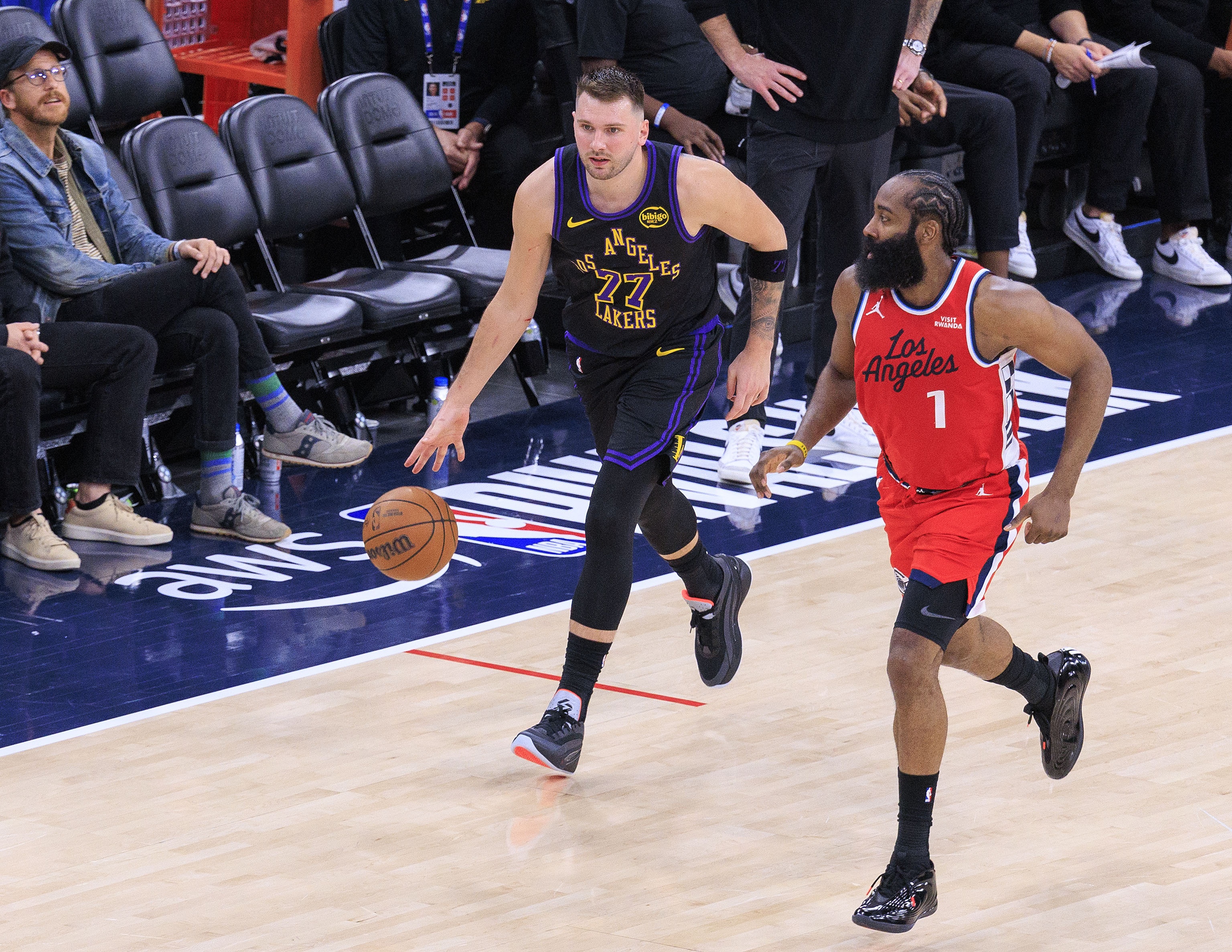 kaiyun-东契奇单场至少46分7板11助且命中8记三分 历史第二人&amp;比肩16哈登