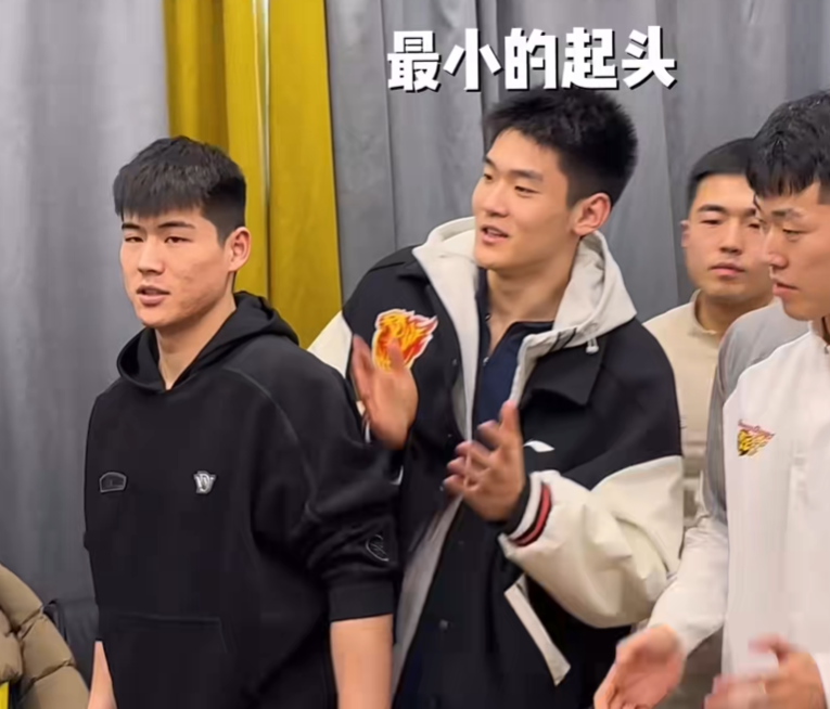 kaiyun-广东为胡明轩庆生!杜锋高待遇,多人摁头往蛋糕砸,想报复却未果