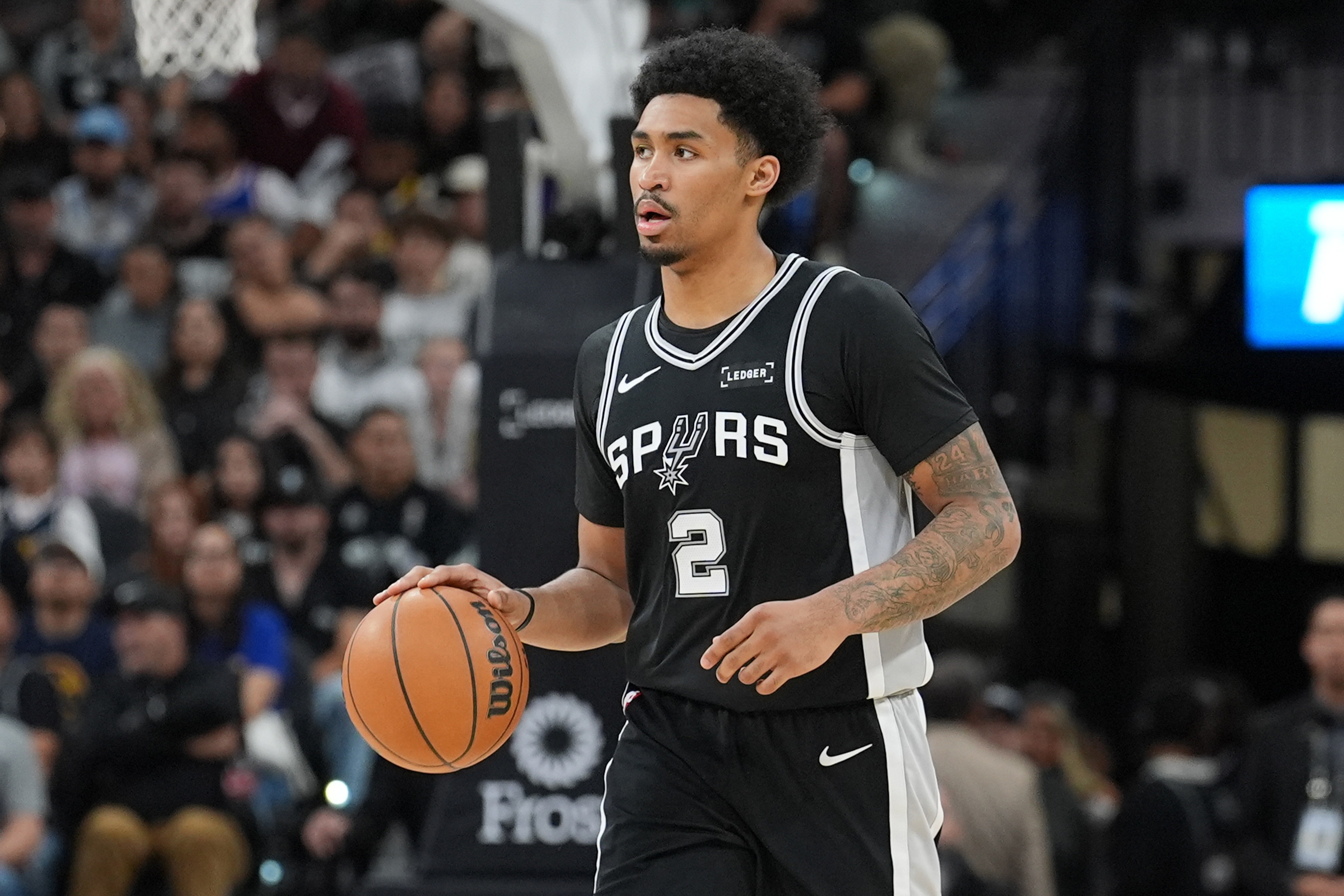 开云下载-米奇：哈珀目前的状态为每日观察 他右腿肌肉挫伤&amp;没有长期隐患